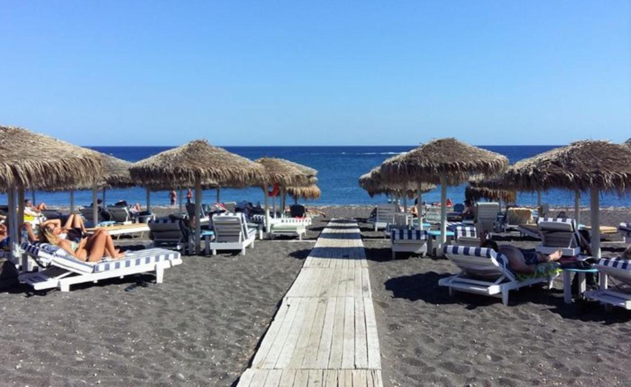 One And Only Beachfront Rooms Perissa  Bagian luar foto